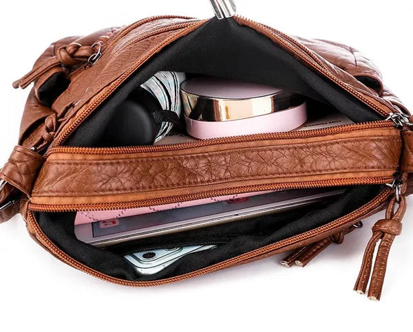 Runa – Organiserad crossbody i veganskt läder